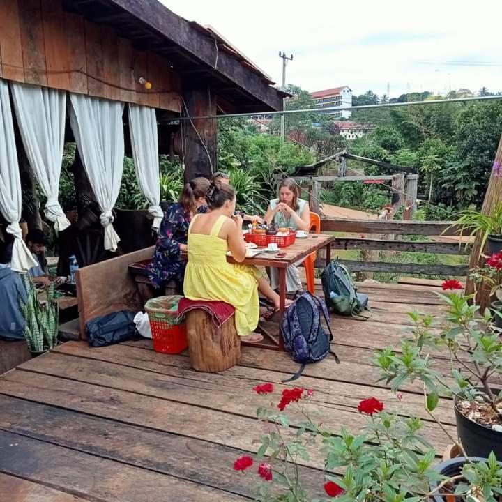 Happy Bungalow & Trekking Banlung Bagian luar foto