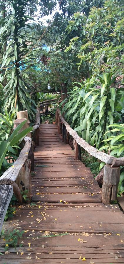 Happy Bungalow & Trekking Banlung Bagian luar foto