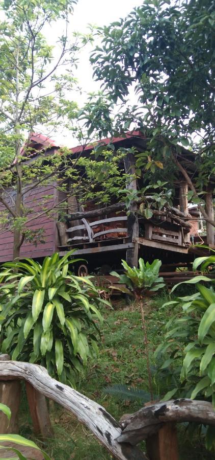 Happy Bungalow & Trekking Banlung Bagian luar foto