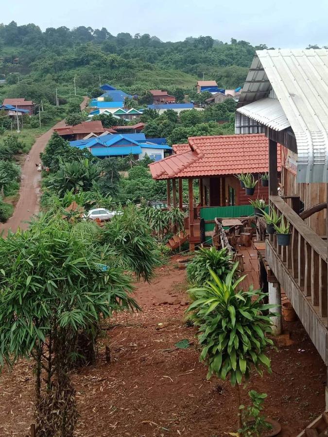 Happy Bungalow & Trekking Banlung Bagian luar foto