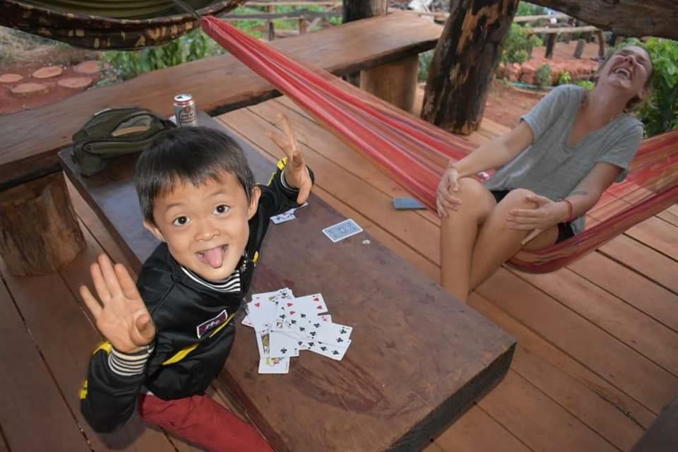 Happy Bungalow & Trekking Banlung Bagian luar foto