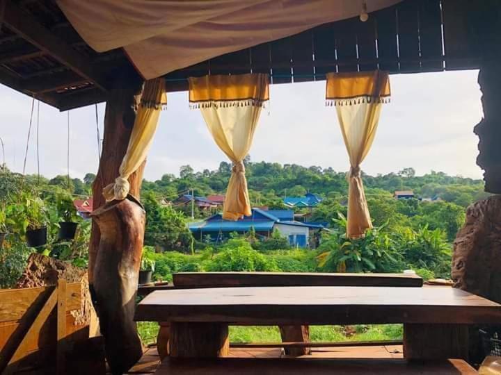 Happy Bungalow & Trekking Banlung Bagian luar foto
