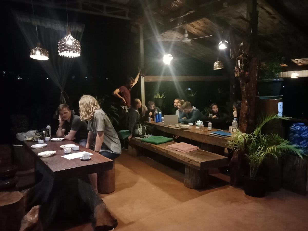 Happy Bungalow & Trekking Banlung Bagian luar foto